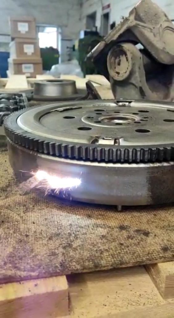 laser cleaning machine in precision instruments
